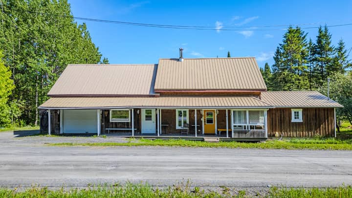 Maison à un étage et demie à vendre à Saint-Zacharie