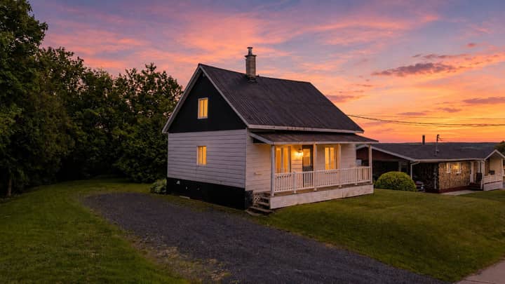 Maison à un étage et demie à vendre à Saint-Georges
