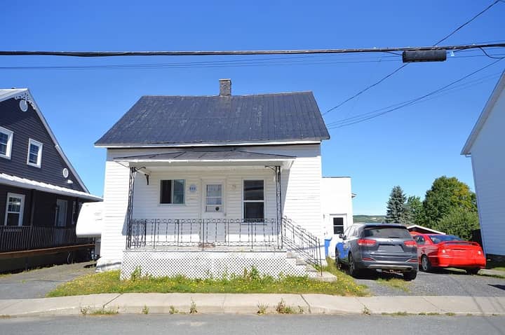 Maison à un étage et demie à vendre à East Broughton